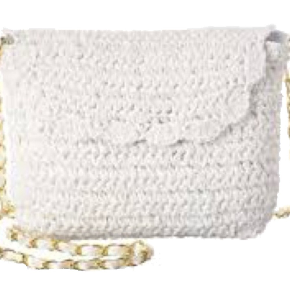 Magid Shoulder Tote – White Straw Crossbody with Gold Chain